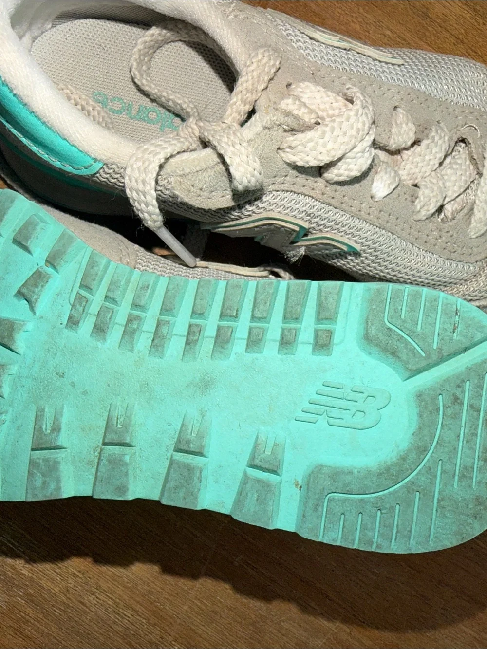 New Balance Women's Beige Sneakers with Teal Accent